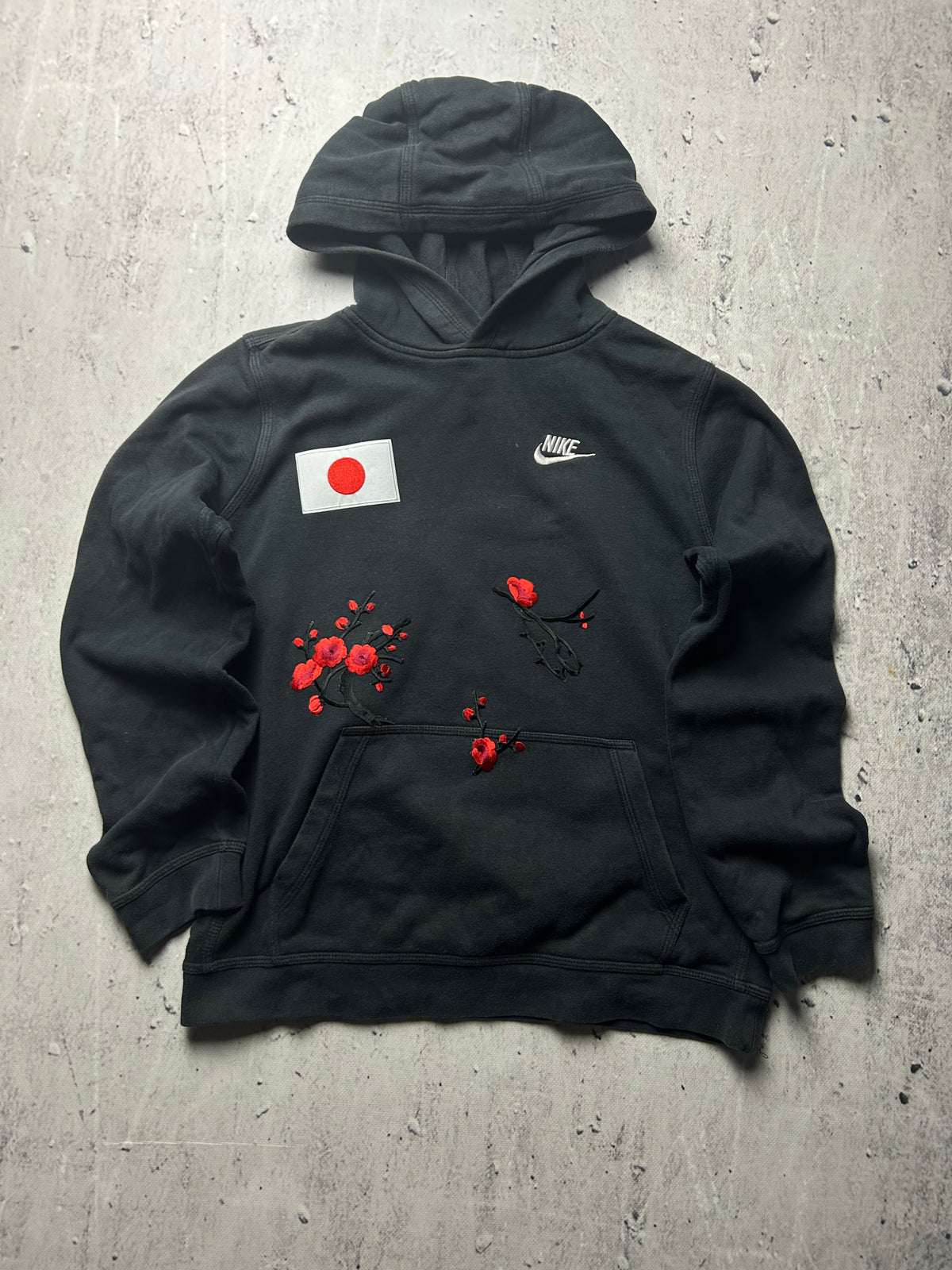 Czarna bluza hoodie Nike custom japan style sakura czerwone kwiaty